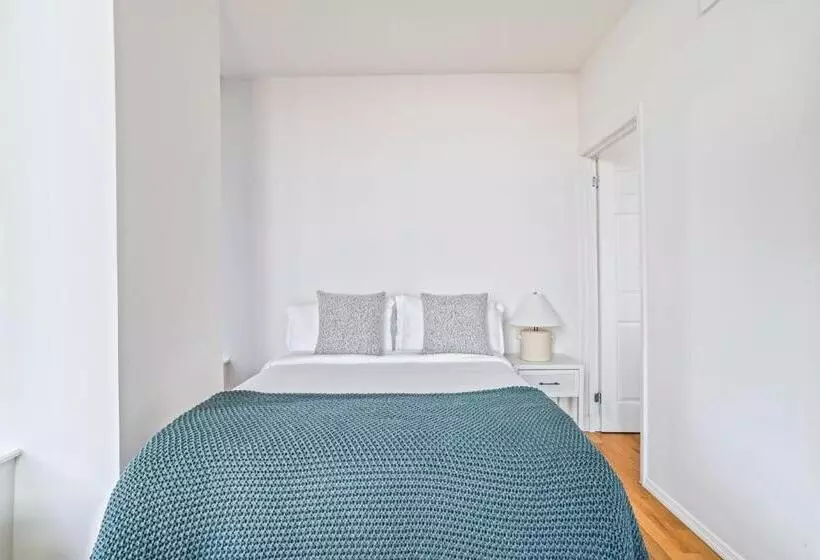 پانسیون Lux Room With Shared Bath Apt