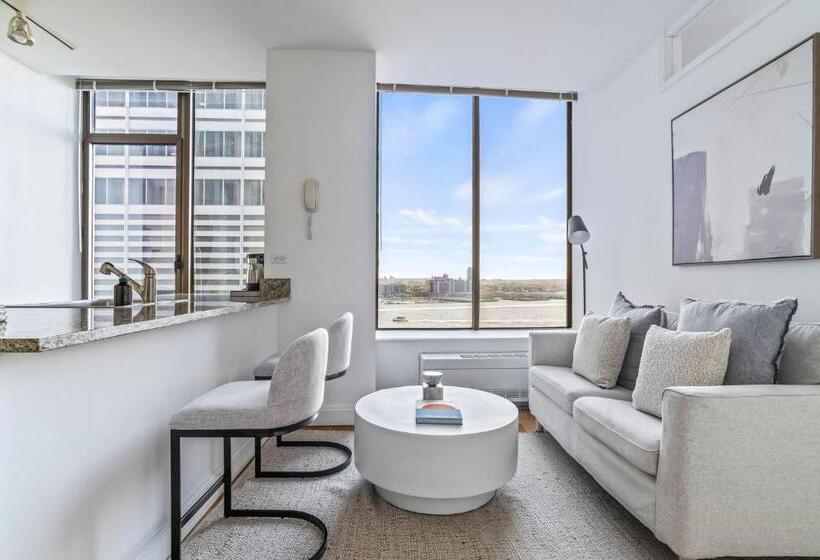 膳宿费 Lux Room With Shared Bath Apt