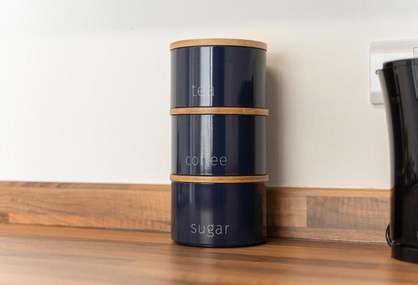 Pensão Suite #1 Central Location Private Ensuite, Smart Tv, Fast Wifi And Free Parking By Yoko Proper