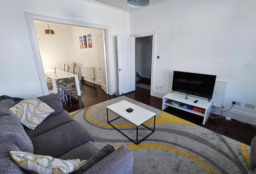 ペンション Yps Seaview Apartments