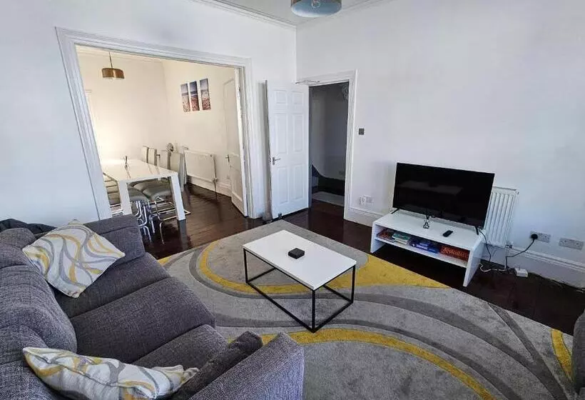 ペンション Yps Seaview Apartments