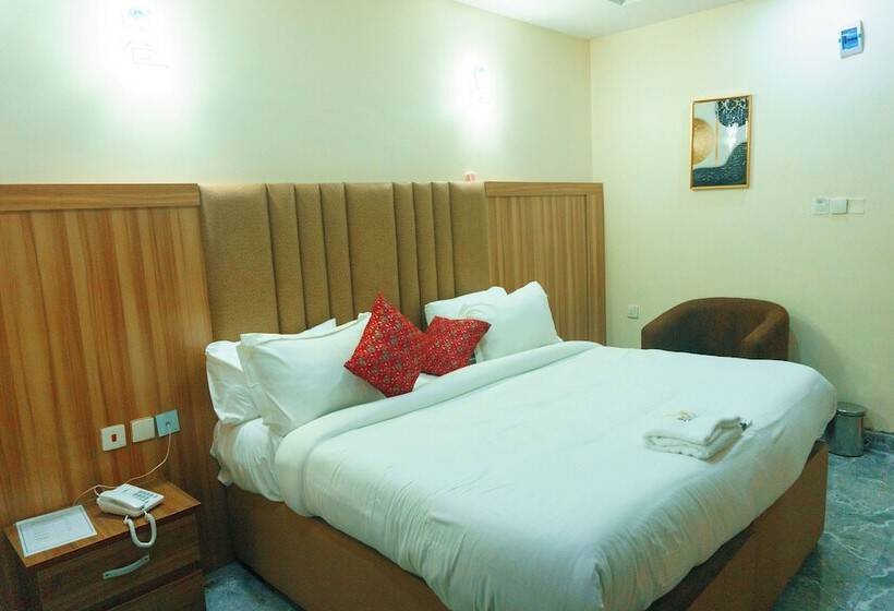 هتل Rolarz Resorts &