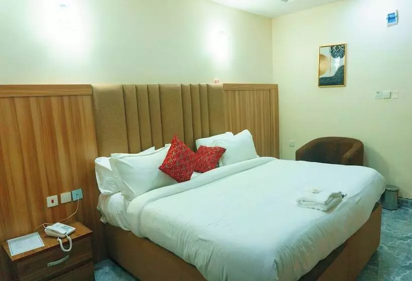 هتل Rolarz Resorts &