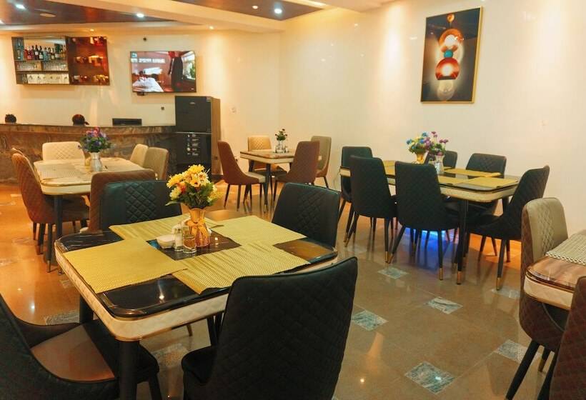 هتل Rolarz Resorts &