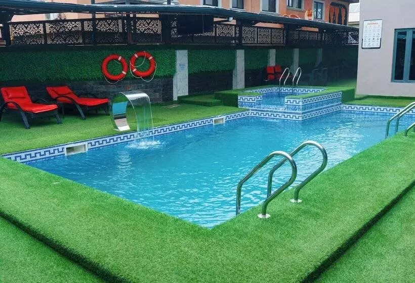 هتل Rolarz Resorts &