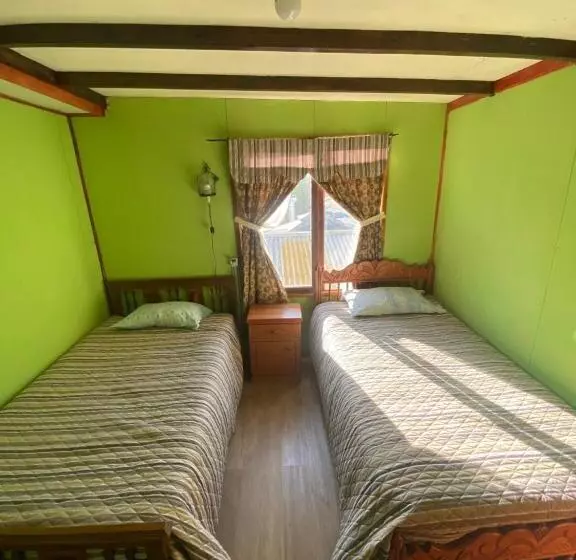 ユースホステル Hostal El Río