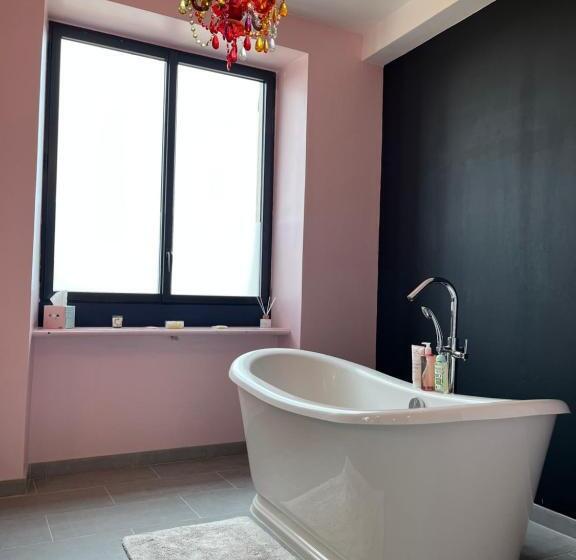 مبيت وإفطار A L Ombre Des Cyprès