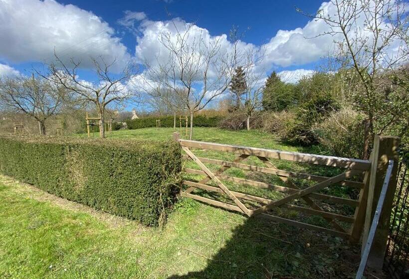 مبيت وإفطار Le Jardin Poulard