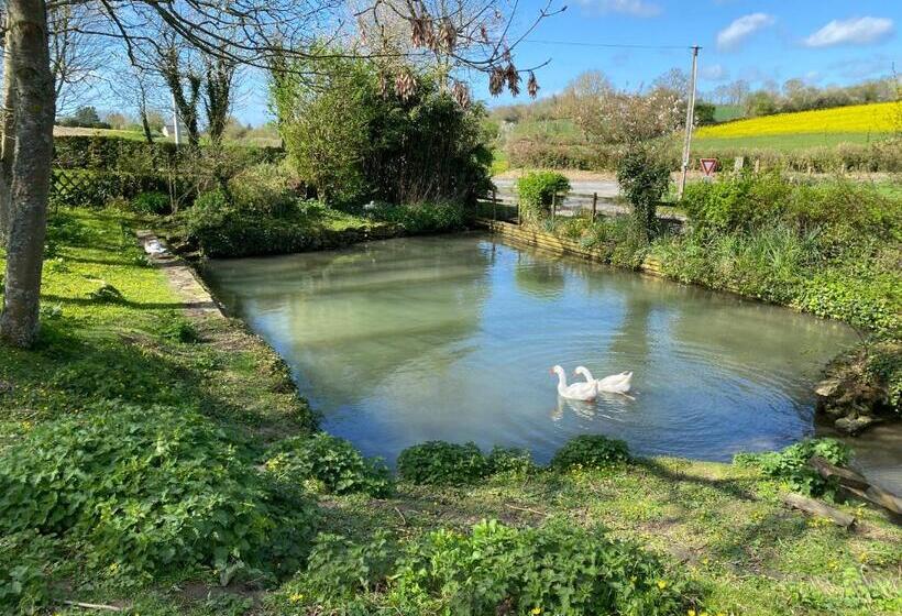 مبيت وإفطار Le Jardin Poulard