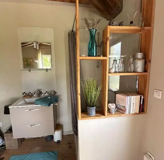 تختخواب و صبحانه Maisonnette Indépendante Au Calme Avec Un Grand Jardin