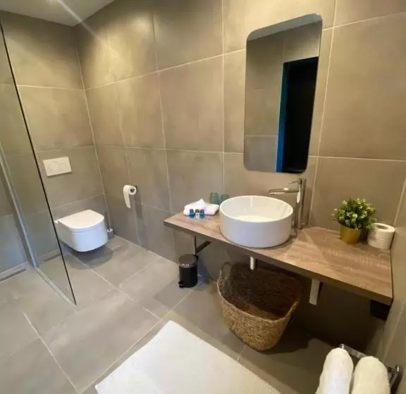 Aamiaismajoitus (B&B) The Lodge