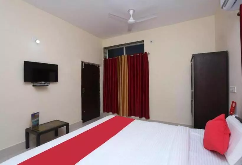Goroomgo Hotel Moonlight Bhubaneswar   Premium Quality Of Service Awarded