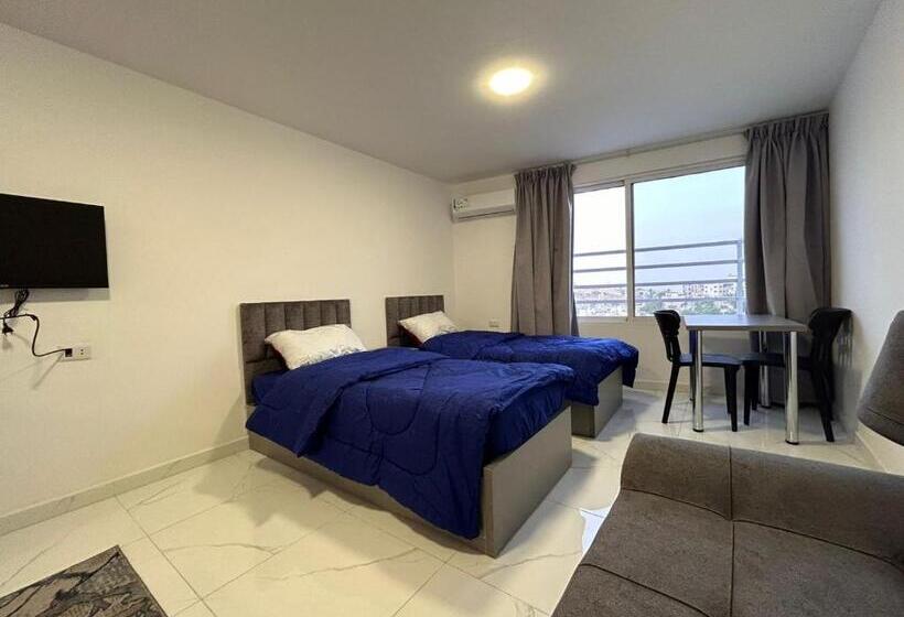 هتل کپسول The Castle View