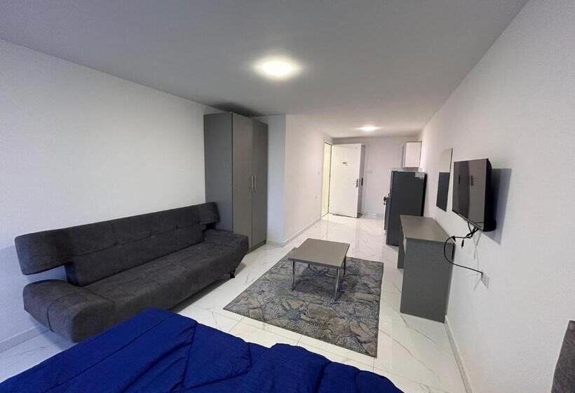 هتل کپسول The Castle View