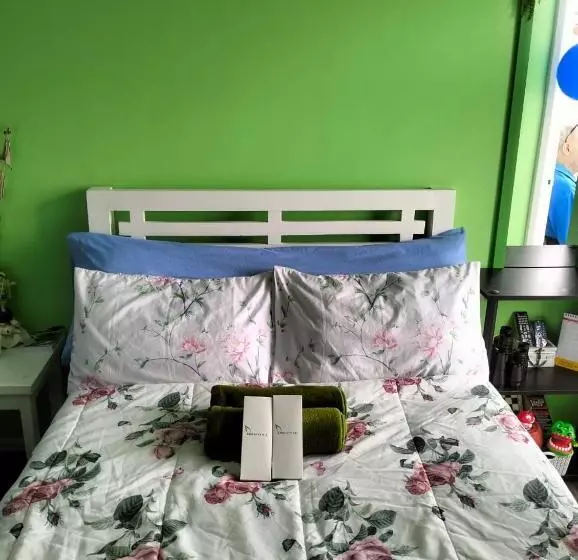 ホテル Gary S Tagaytay Staycation