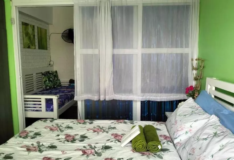 ホテル Gary S Tagaytay Staycation
