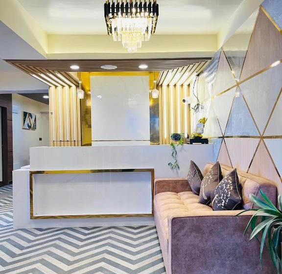 Grg Luxury Broadway Boutique Hotel At Prime Location Mall Road Darjelling Near Mahakaal Temple