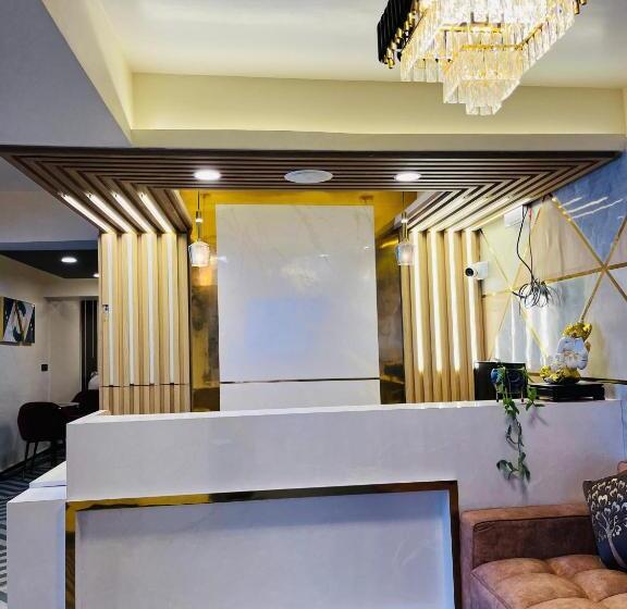 Grg Luxury Broadway Boutique Hotel At Prime Location Mall Road Darjelling Near Mahakaal Temple