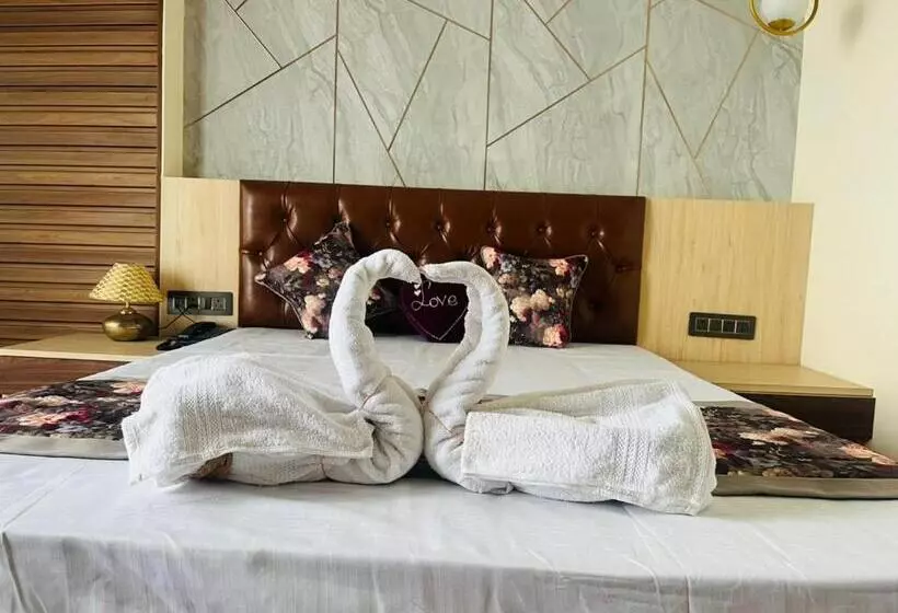 Grg Luxury Broadway Boutique Hotel At Prime Location Mall Road Darjelling Near Mahakaal Temple