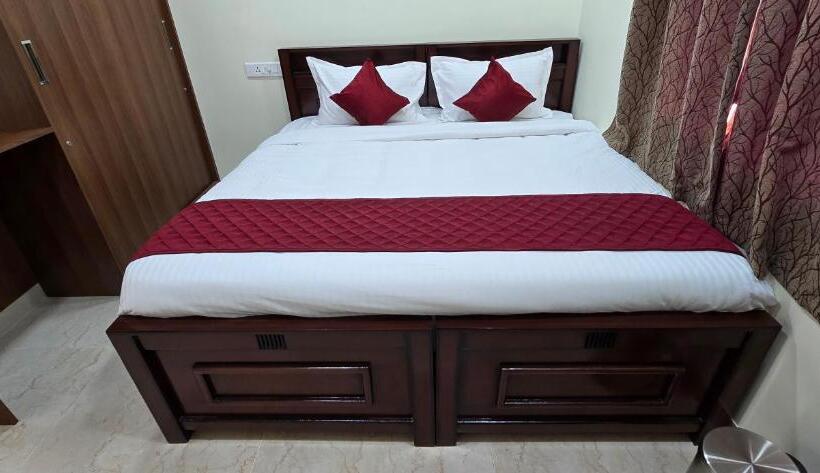 בית מלון כפרי Nj Residency