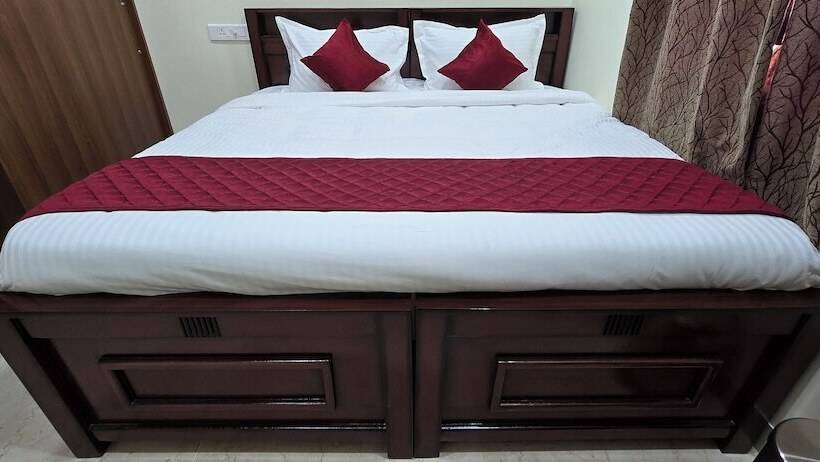 בית מלון כפרי Nj Residency