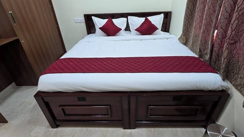 בית מלון כפרי Nj Residency