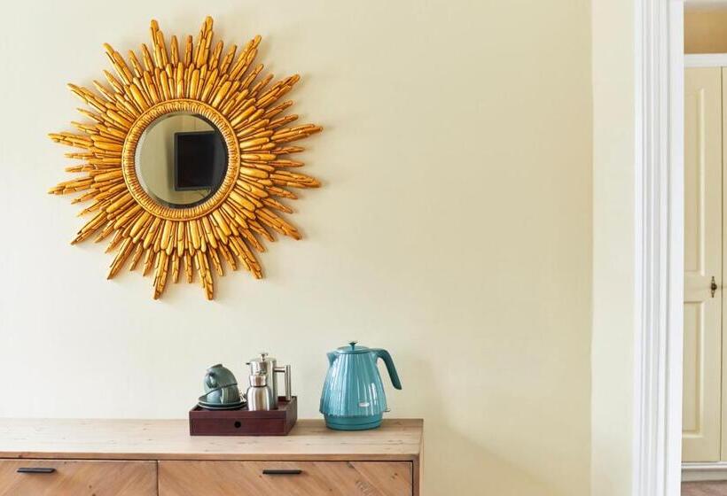 Hotel Outlaw S Guest House