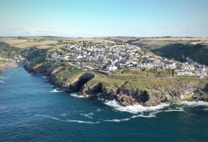 Hotel Outlaw S Guest House