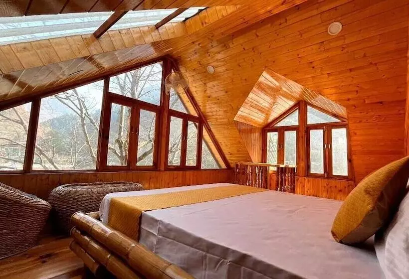 Hotelli Virman Riverside Resort