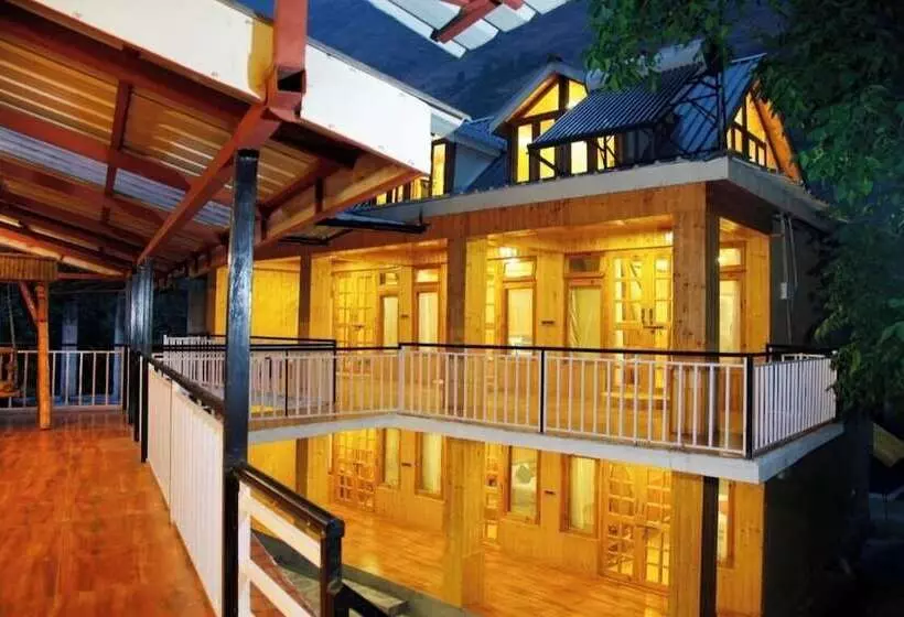 Hotelli Virman Riverside Resort