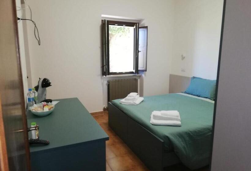 פנסיון Con Mario E Almerina