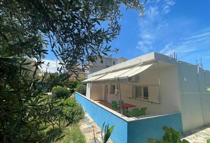 پانسیون Family Garden