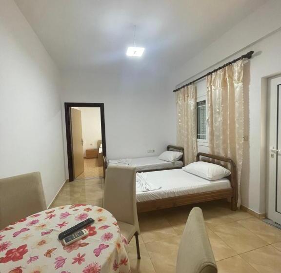 پانسیون Family Garden