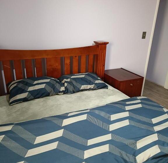 بنسيون Ensuite Large Furnished Room