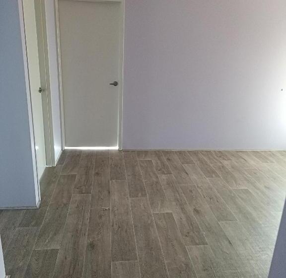 بنسيون Ensuite Large Furnished Room