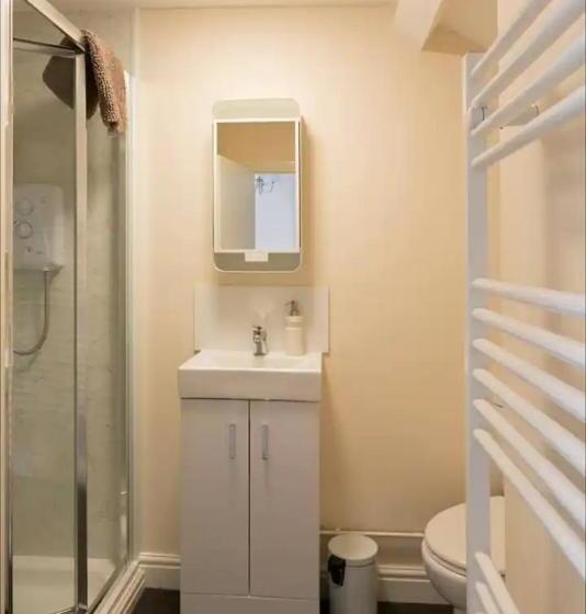 פנסיון Stay With The Reach Cambridge