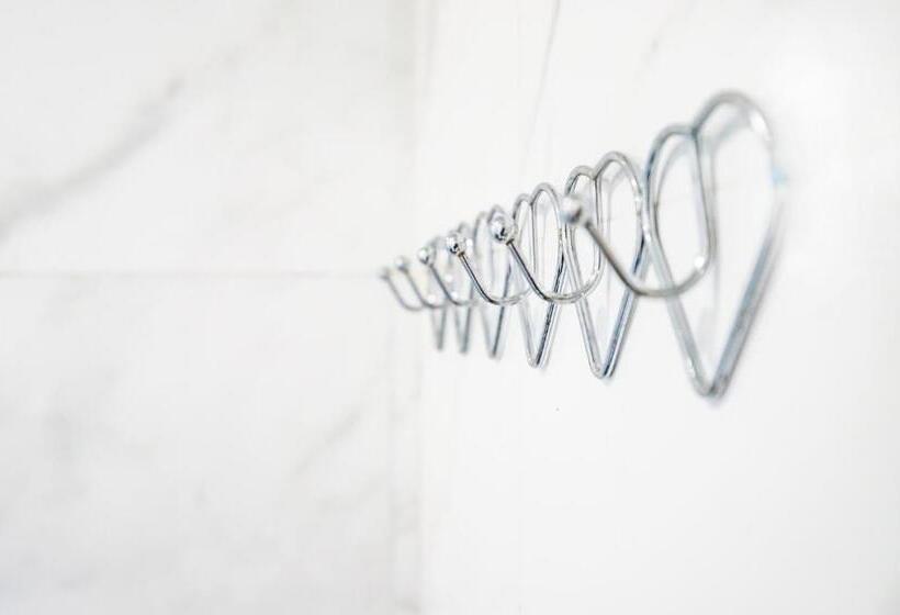 펜션 White Blue House 3 Pvt Room, Shared Pool&kitchen