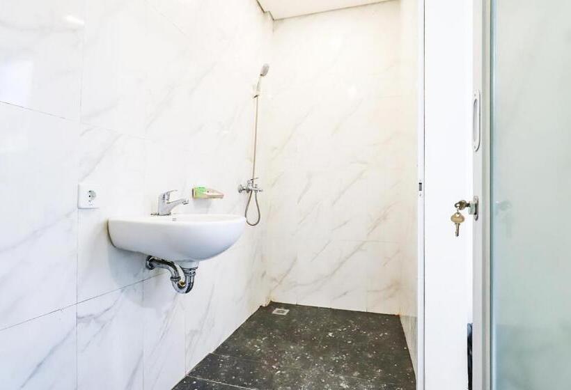 펜션 White Blue House 3 Pvt Room, Shared Pool&kitchen