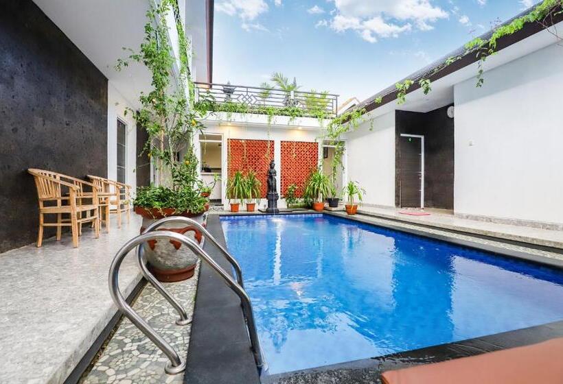 펜션 White Blue House 3 Pvt Room, Shared Pool&kitchen