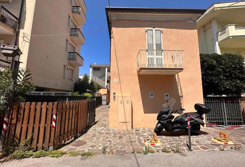 Rimini Beach Residence 200 Mt Dal Mare   Il Lupo Affitta