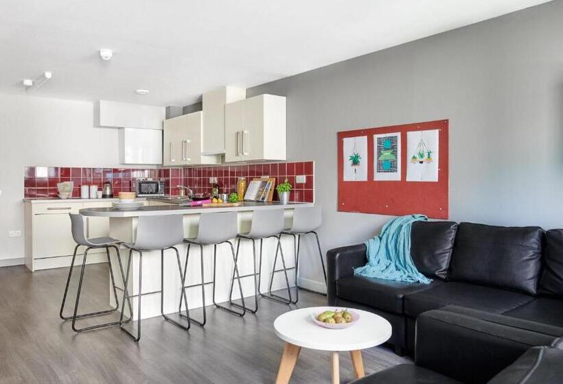 هاستل For Students Only Chic Ensuite Bedrooms At The Northfield In Exeter