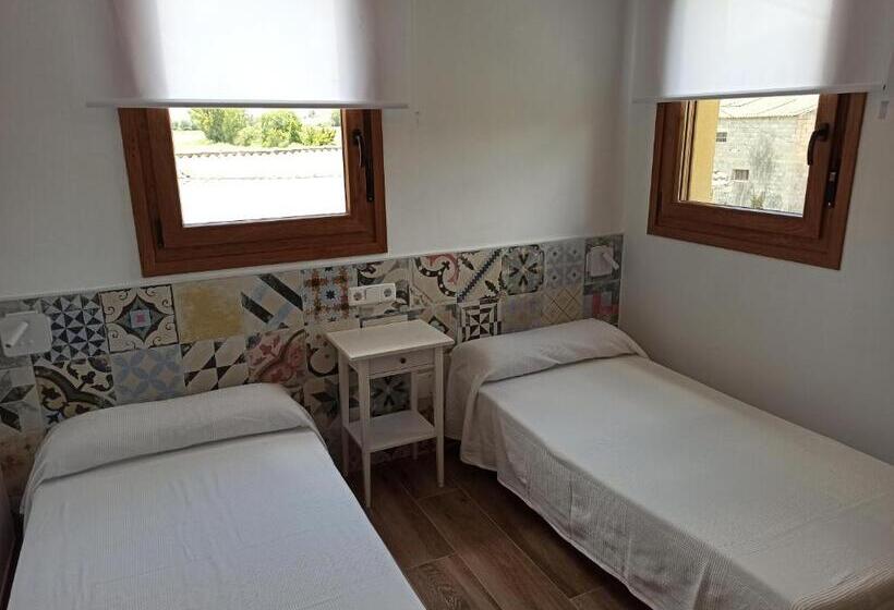 ユースホステル Hornillos Meeting Point