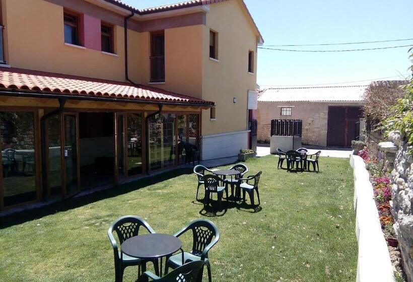 ユースホステル Hornillos Meeting Point