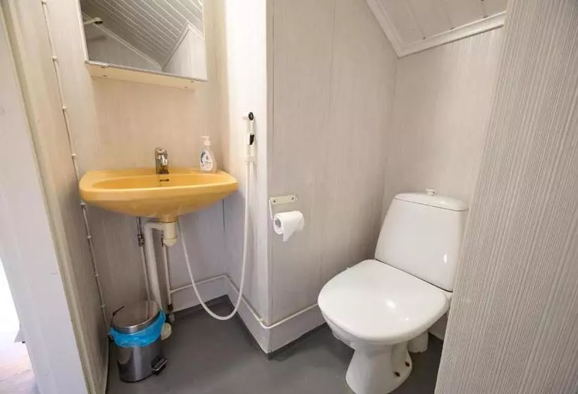 Retkeilymaja Liekorannan Majatalo  Kodinomaista Majoitusta Rautatieasemaa Vastapäätä