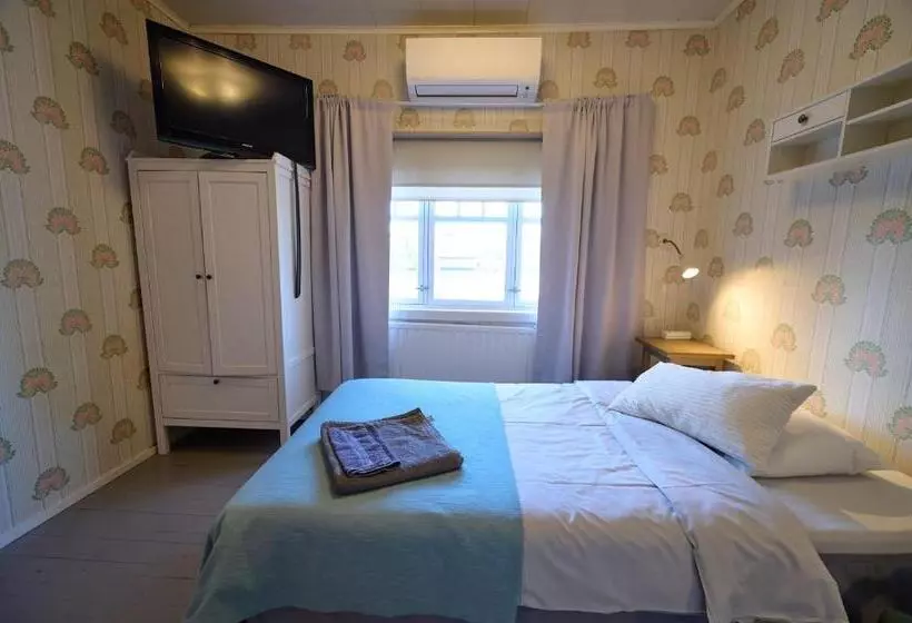 Retkeilymaja Liekorannan Majatalo  Kodinomaista Majoitusta Rautatieasemaa Vastapäätä