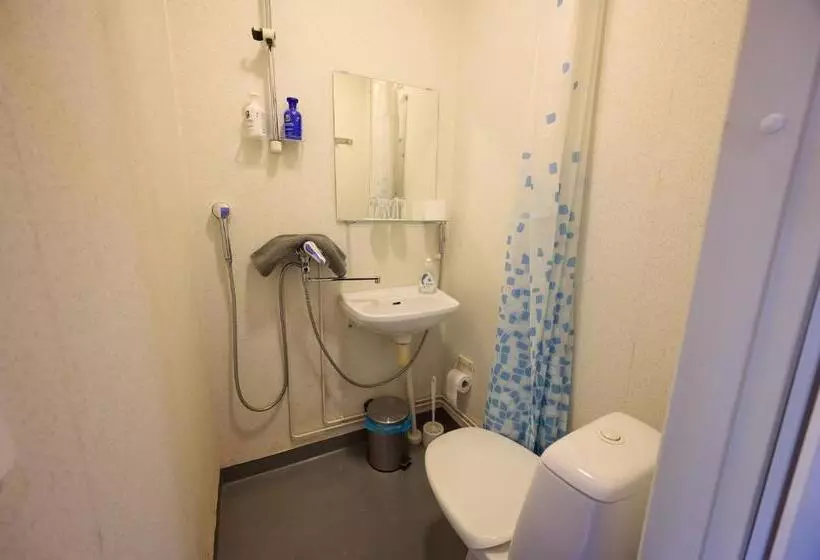 Retkeilymaja Liekorannan Majatalo  Kodinomaista Majoitusta Rautatieasemaa Vastapäätä