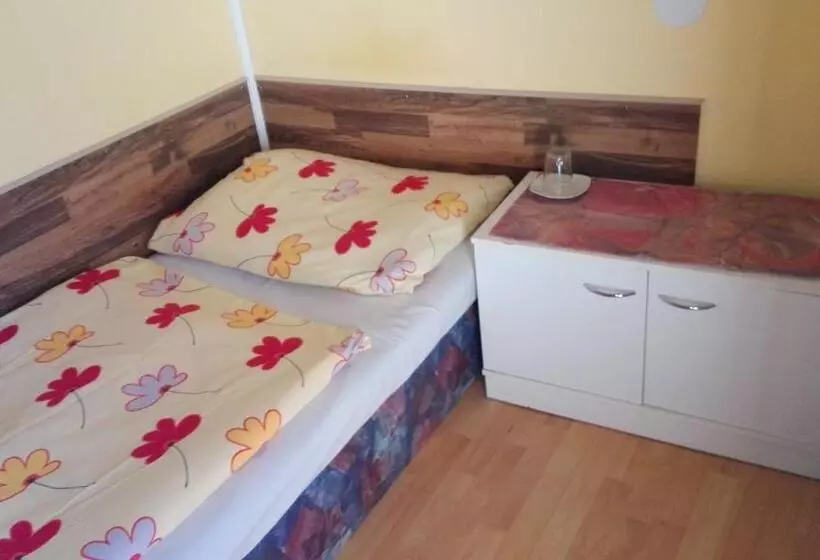 ユースホステル Turistická Ubytovňa Pri Slovenskej Reštaurácii