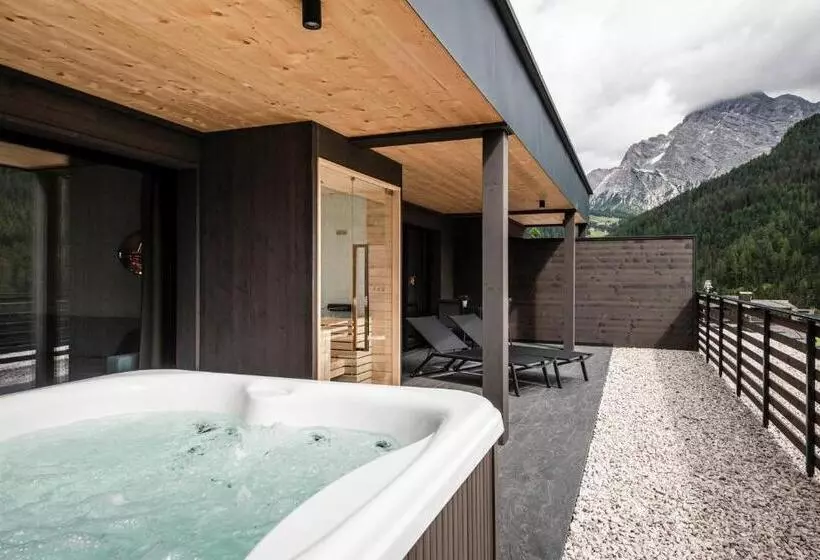 Apartments Aois 4 Elements Suits