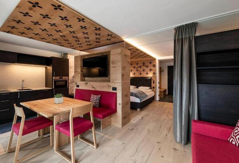 Apartments Aois 4 Elements Suits