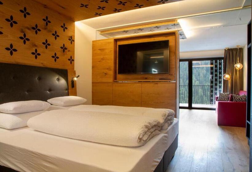 Apartments Aois 4 Elements Suits